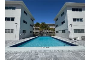 462 Golden Isles Dr 301, Hallandale Beach