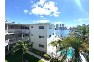 462 Golden Isles Dr APT 301, Hallandale Beach, FL 33009, - MLS#A11794548