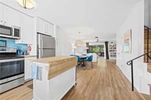 450 SE 7th St, Dania Beach, FL 33004, Sold 07/01/25