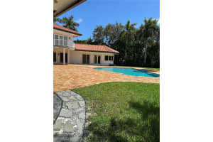 10600 SW 69th Ave, Pinecrest, FL 33156 - MLS#A11794644