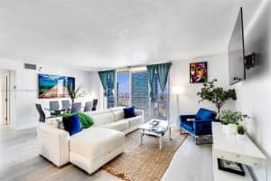 1200 Brickell Bay Dr APT 2923, Miami, FL 33131, Sold 08/05/25