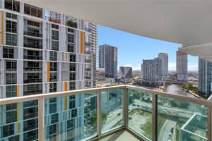 41 Se 5th St 1210, Miami