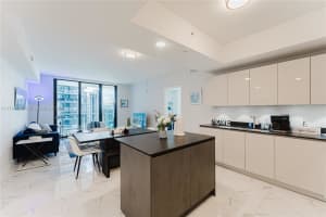 1010 Brickell Ave 2709, Miami
