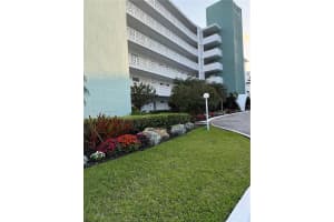 3209 S Ocean Dr 2m, Hallandale Beach