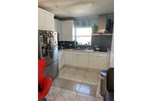 240 E 39th St Hialeah, FL 33013 - MLS#A11795027