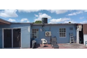 940 E 9th Pl Hialeah, FL 33010 - MLS#A11795062