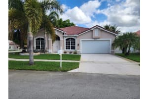 18361 Nw 10th St, Pembroke Pines
