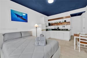 255 W 24th St 302, Miami Beach