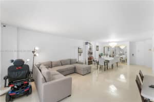 9511 Collins Ave APT 301, Surfside, FL 33154, - MLS#A11795302