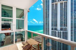 Trump Royale, 18201 Collins Ave APT 3405, Sunny Isles Beach, FL 33160, - MLS#A11795321