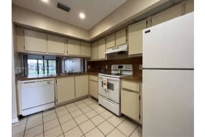 203 Lake Pointe Dr, Oakland Park, FL 33309, Sold 06/03/25