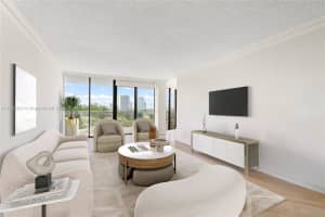 20281 E Country Club Dr 511, Aventura