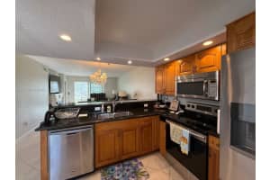 550 Nw 78th Ter 107, Margate