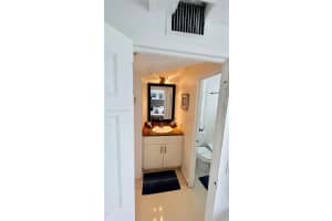 North Bay Village, FL 33141, Sold 08/01/25