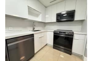3375 N Country Club Dr, Miami, FL 33180, Sold 06/13/25