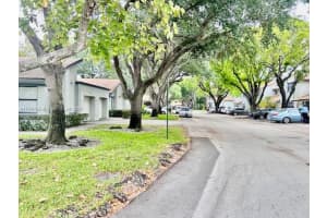 5237 Gate Lake Rd, Tamarac, FL 33319, Sold 07/14/25