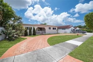 241 Nw 46th Ave, Miami