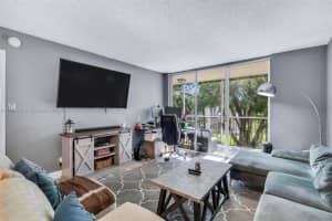 3321 Nw 47th Ter 330, Lauderdale Lakes