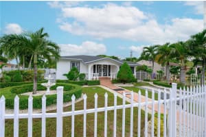 5200 SW 4th St, Coral Gables, FL 33134, Sold 05/23/25