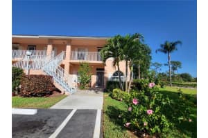 575 Augusta Boulevard 8, Naples