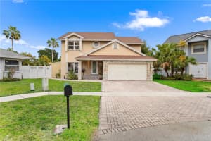 1051 Sw 95th Ter Pembroke Pines, FL 33025 - MLS#A11795949