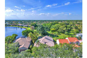 2623 Oakbrook Dr, Weston, FL 33332, Sold 08/08/25
