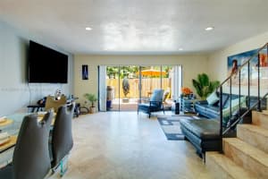 3321 Farragut St 7D, Hollywood, FL 33021 - MLS#A11796061