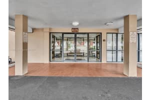 4176 Inverrary Dr, Lauderhill, FL 33319, Sold 07/16/25