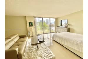 290 174th St, Sunny Isles Beach, FL 33160, Sold 07/31/25