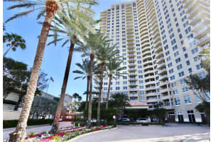 19501 W Country Club Dr 2510, Aventura