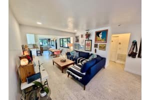 722 Sw 10th St, Hallandale Beach