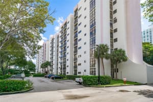 16909 N Bay Rd, Sunny Isles Beach, FL 33160, Sold 07/18/25