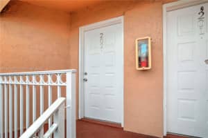 8665 NW 6th Ln, Miami, FL 33126, Sold 08/01/25