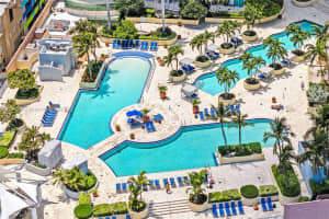 244 Biscayne Blvd 645, Miami