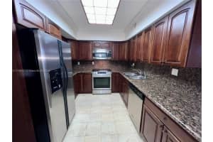 3600 Mystic Pointe Dr 310, Aventura