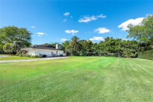 12300 Sw 67th Ave Pinecrest, FL 33156 - MLS#A11796485