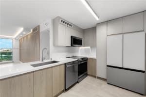 100 Bayview Dr 604, Sunny Isles Beach