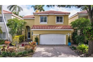 1741 E Trafalgar Cir, Hollywood