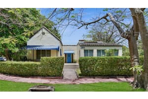 1423 Biarritz Dr, Miami Beach