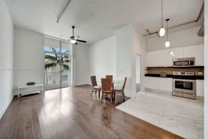 2100 Van Buren St 320, Hollywood