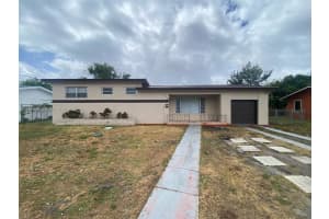 710 Nw 187th Dr, Miami Gardens