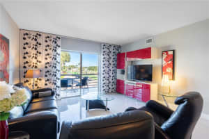 16900 NE 14th Ave 201, North Miami Beach, FL 33162 - MLS#A11796903