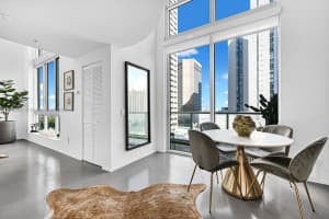 300 S Biscayne Blvd L-1232, Miami