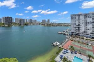 2750 Ne 183rd St 312, Aventura