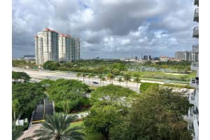 3300 Ne 192nd St 803, Aventura