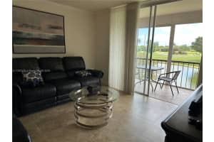 9320 S Hollybrook Lake Dr 303, Pembroke Pines