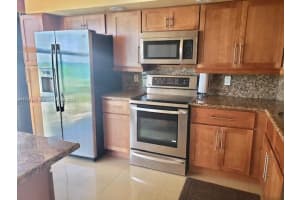 6423 Collins Ave 703 Miami Beach, FL 33141 - Off Market