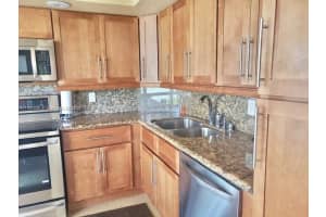 6423 Collins Ave 703 Miami Beach, FL 33141 - Off Market