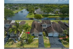 1248 W Lakes Dr, Deerfield Beach