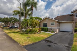 1248 W Lakes Dr, Deerfield Beach, FL 33442, - MLS#A11797394